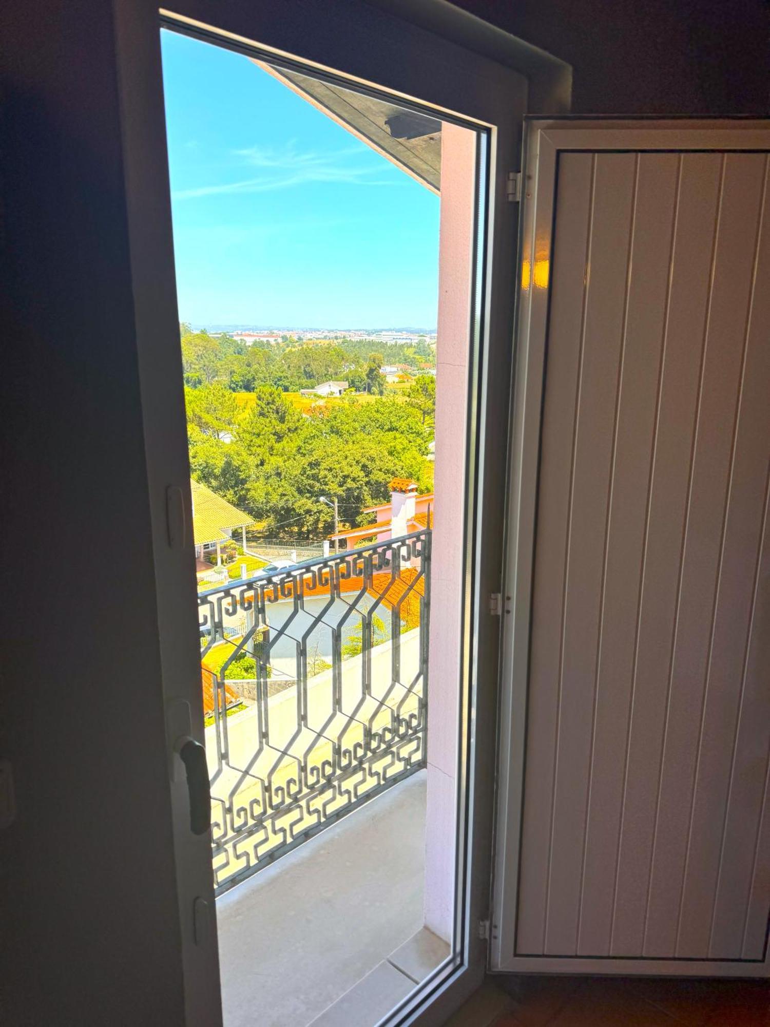 Готель Leiria Side Екстер'єр фото